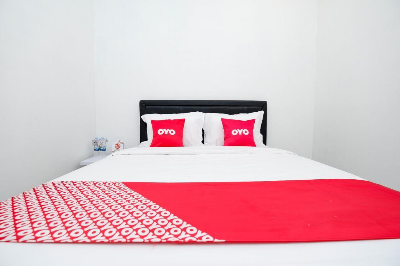 Oyo 1611 Four D'Home Solo Exteriér fotografie