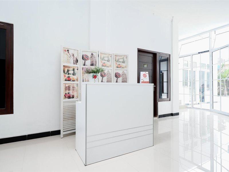 Oyo 1611 Four D'Home Solo Exteriér fotografie