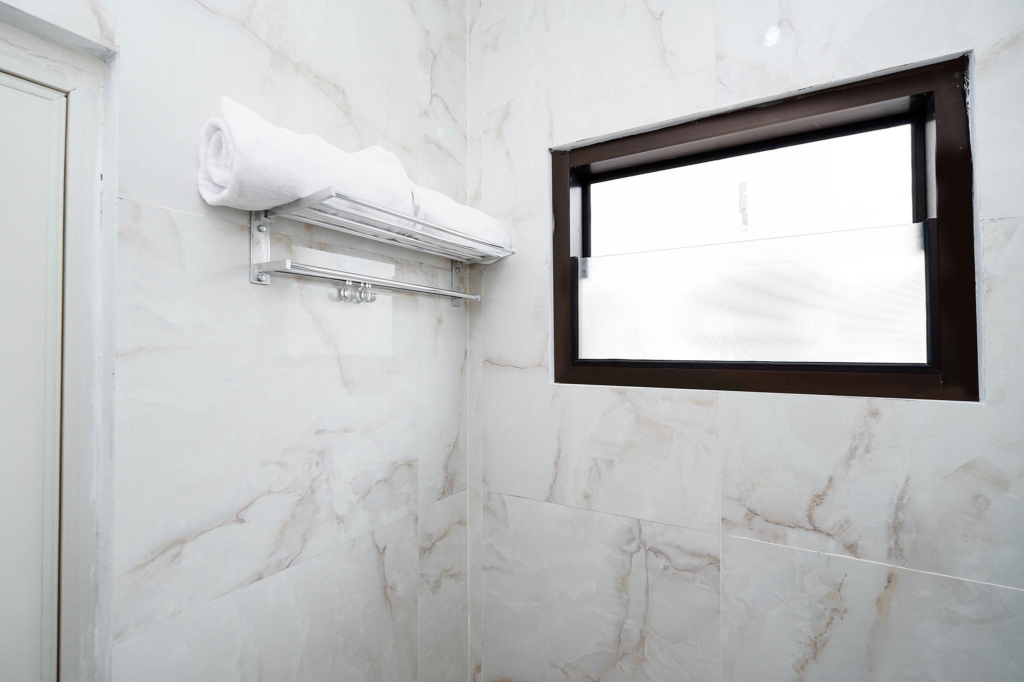 Oyo 1611 Four D'Home Solo Exteriér fotografie