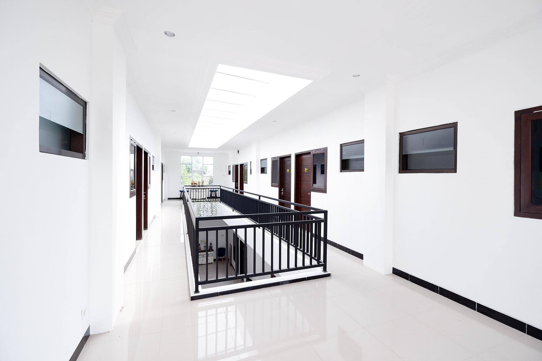 Oyo 1611 Four D'Home Solo Exteriér fotografie